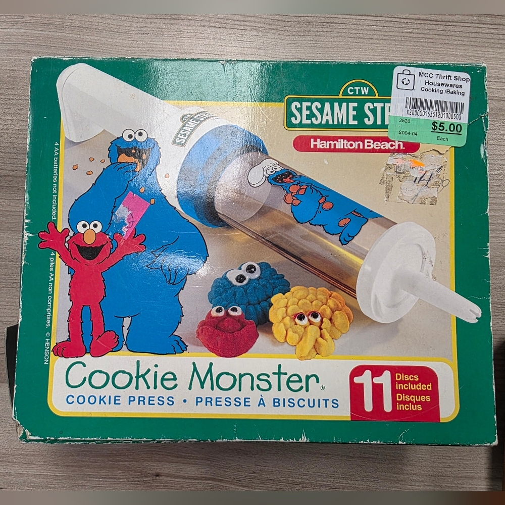 Sesame Street Cookie Monster Cookie Press with Blue and Red